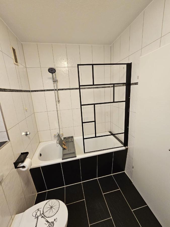 Sweet Home - 5 - Duisburg Luaran gambar